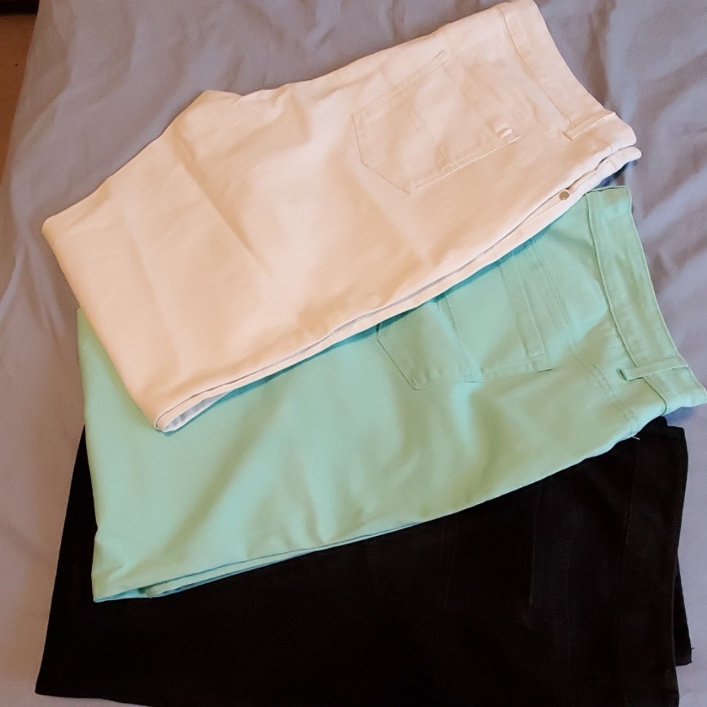 3 pairs of Bandolino Jeans - Picture 5 of 8